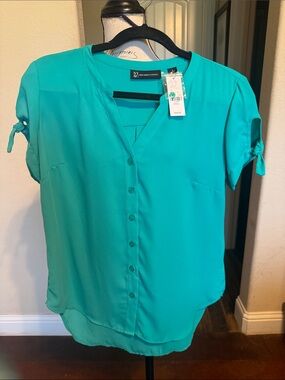 New York & Company Teal Short-Sleeve Button-Front Blouse with Sleeve Ties
